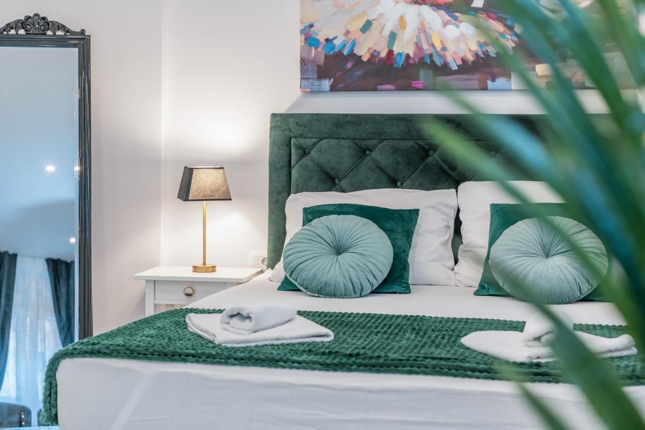 Art Center Apartma *