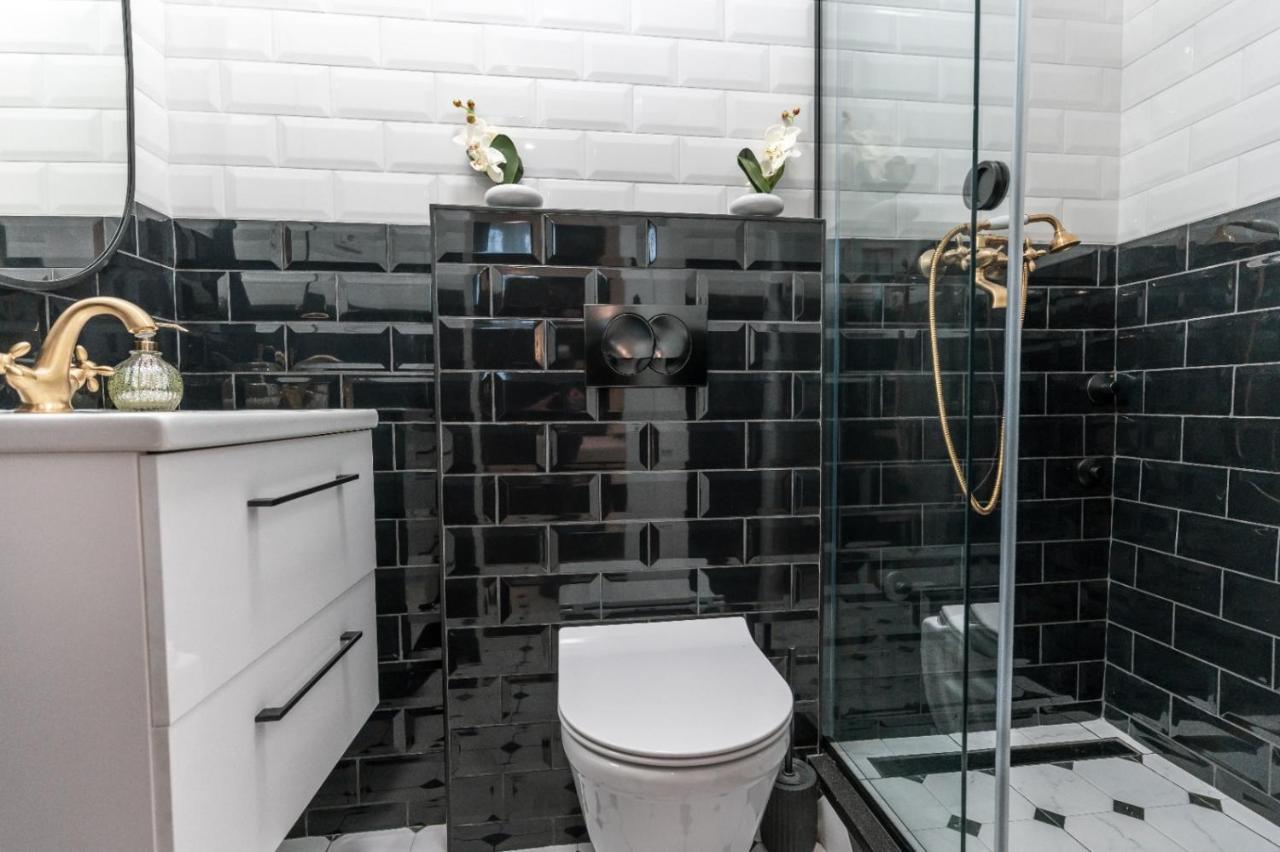 Art Center Apartma *