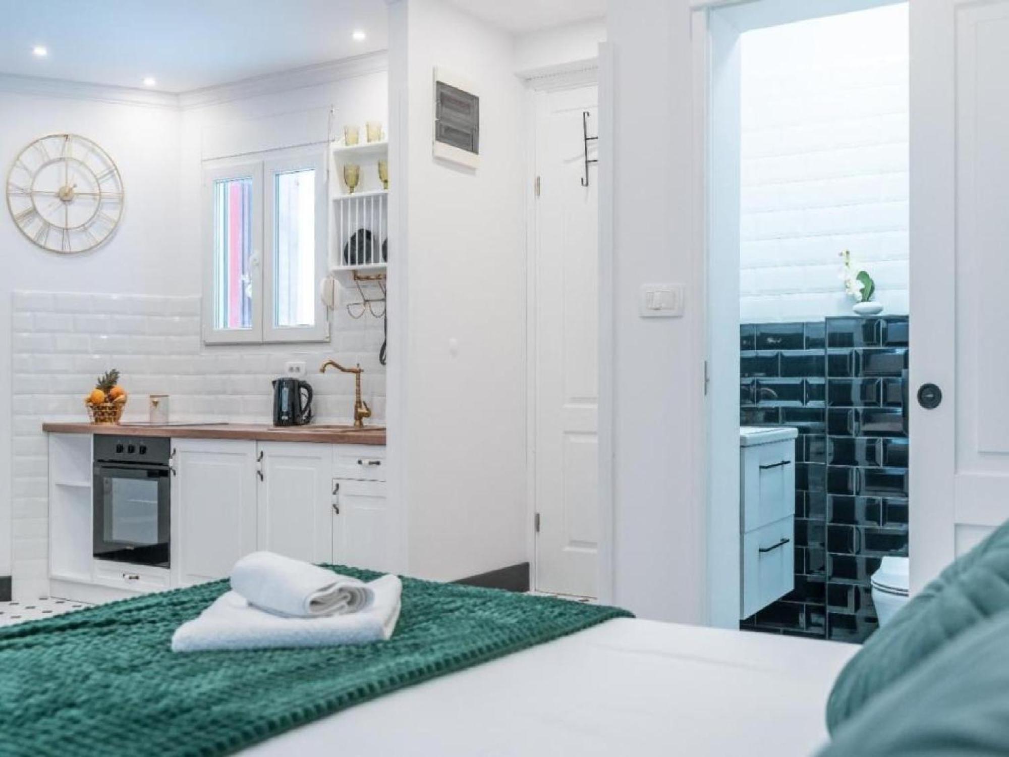 Art Center Apartma *